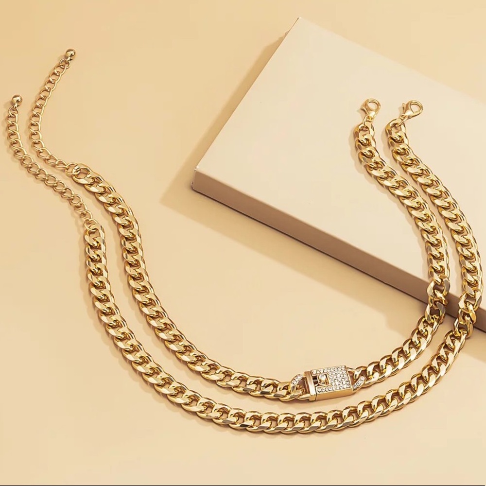 🆕 Gold Chain Lock Rhinestone Necklace Set - Picture 3 of 7